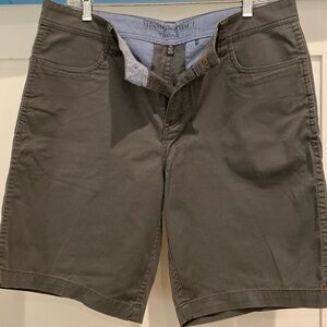 Toad & Co mission ridge 10 “ inseam grey green short